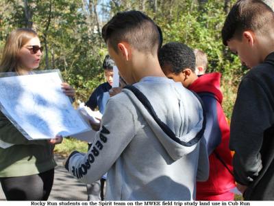 Rocky Run 7th grade science students on the MWEE Field Trip study the topography of the Cub Run area